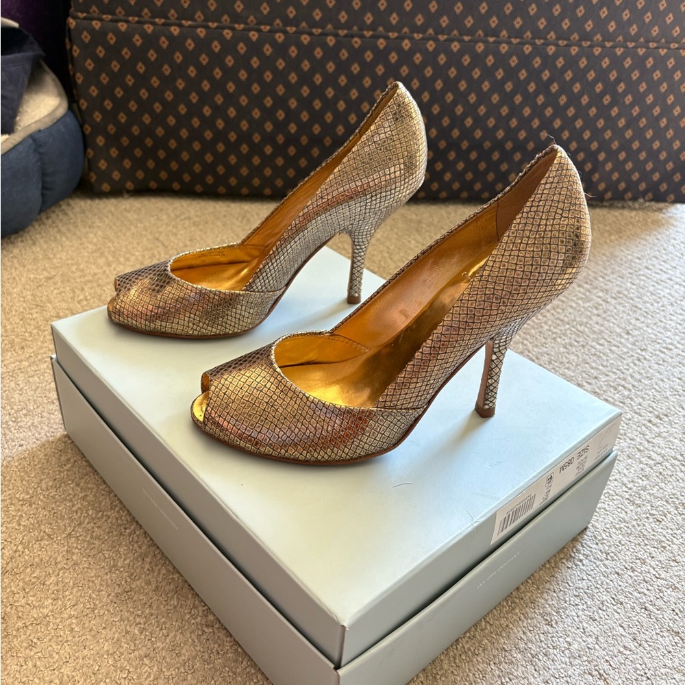 Chic Gold Peep-Toe Heels